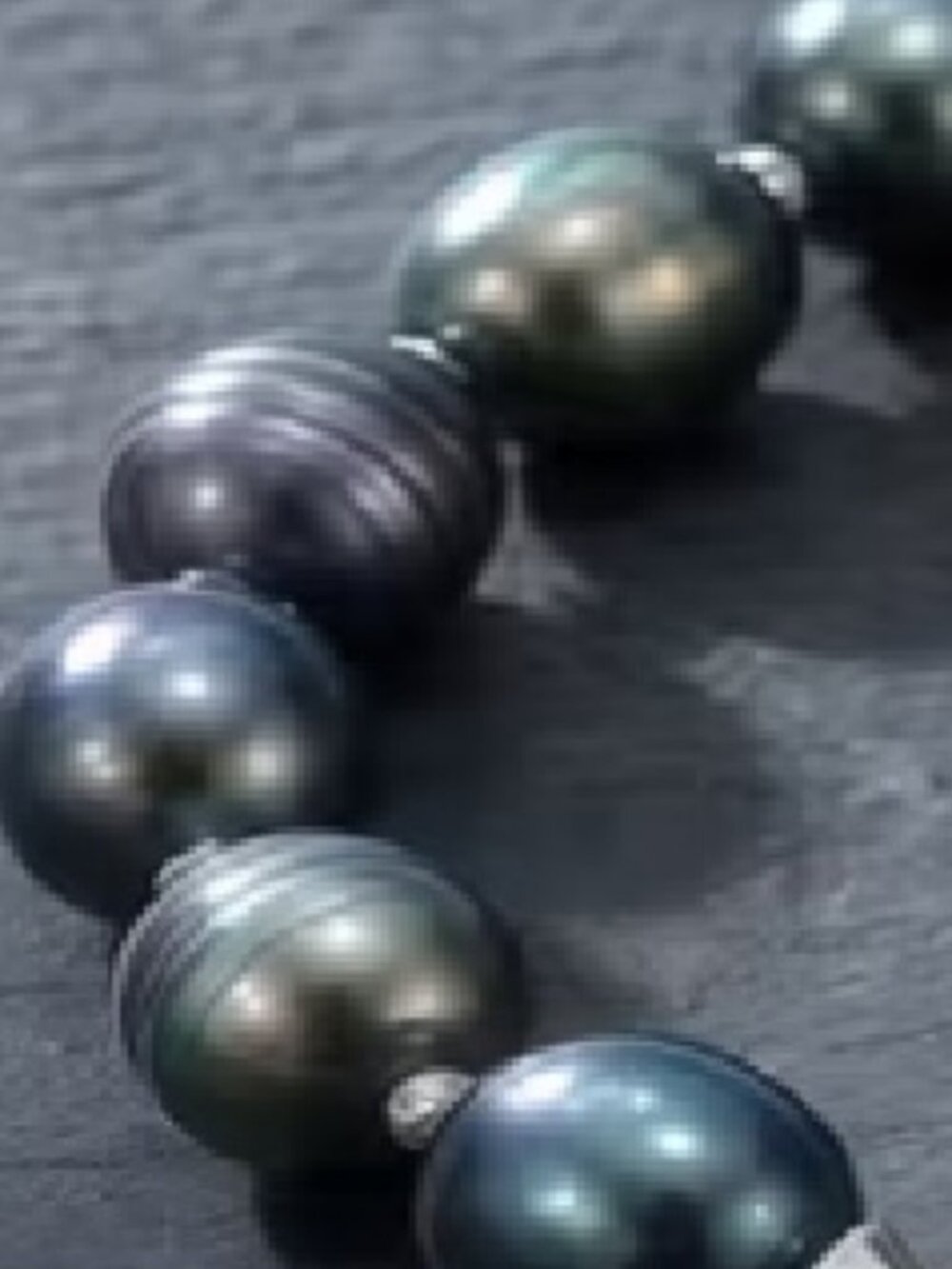 NWT Tahiti Salt Water Black Pearl Necklace - Elegant Dark Luster
